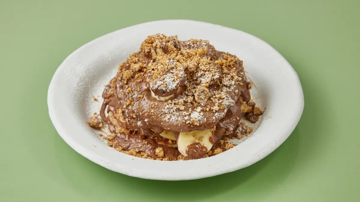 Pancakes with milk chocolate praline & banana