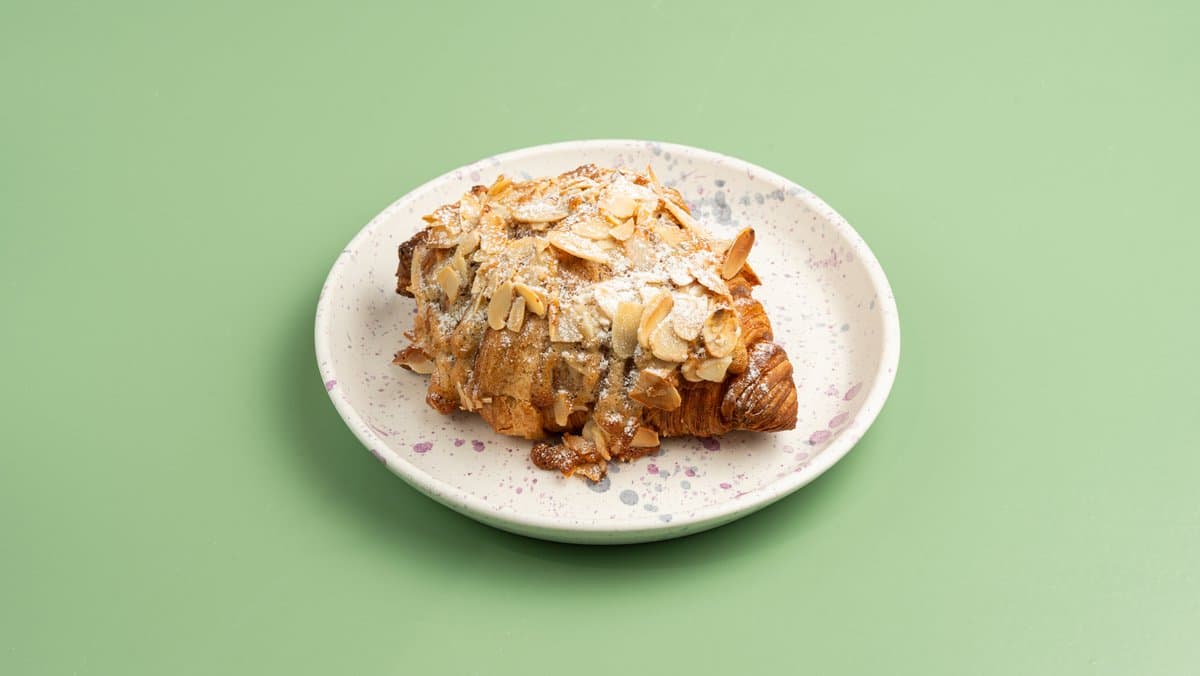 Almond croissant 