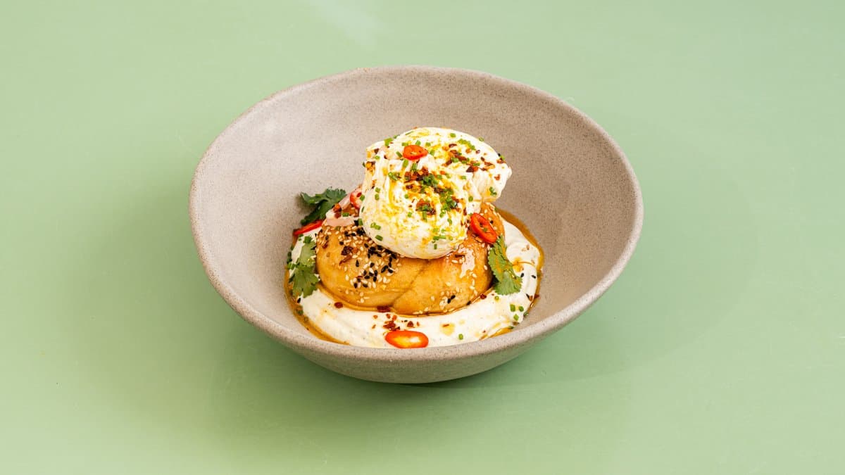 Turkish eggs (vegetarian)