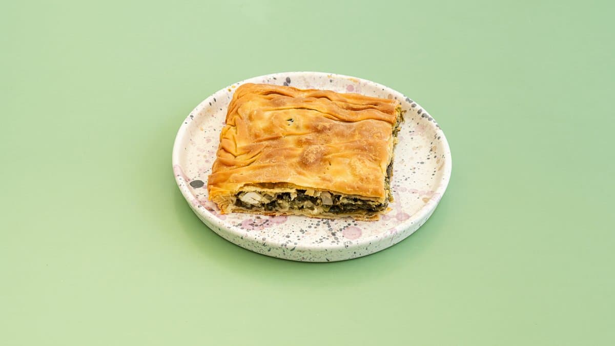 Spinach pie with Greek feta (vegetarian)